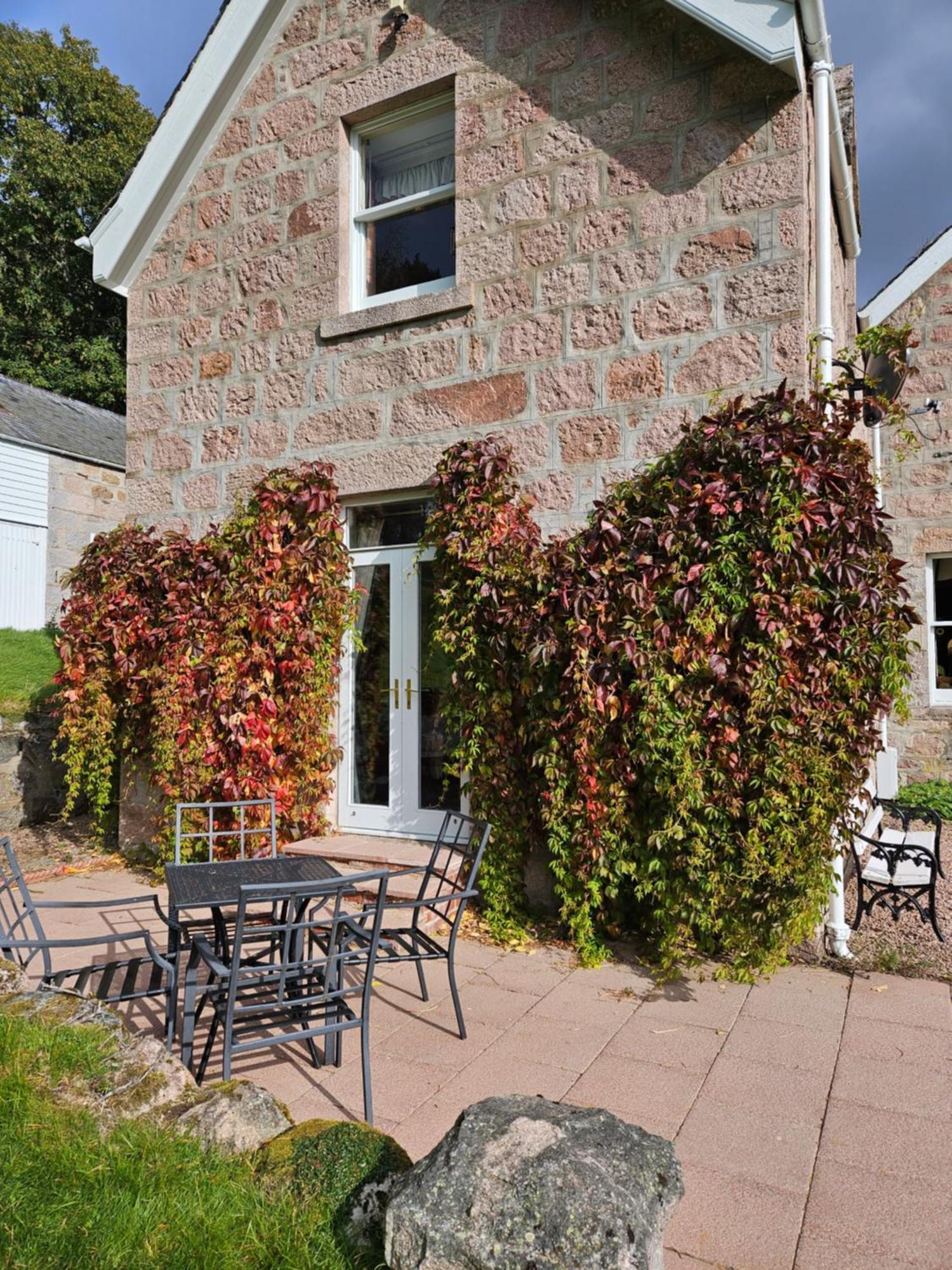 Craggan Bed & Breakfast Ballater Exterior photo